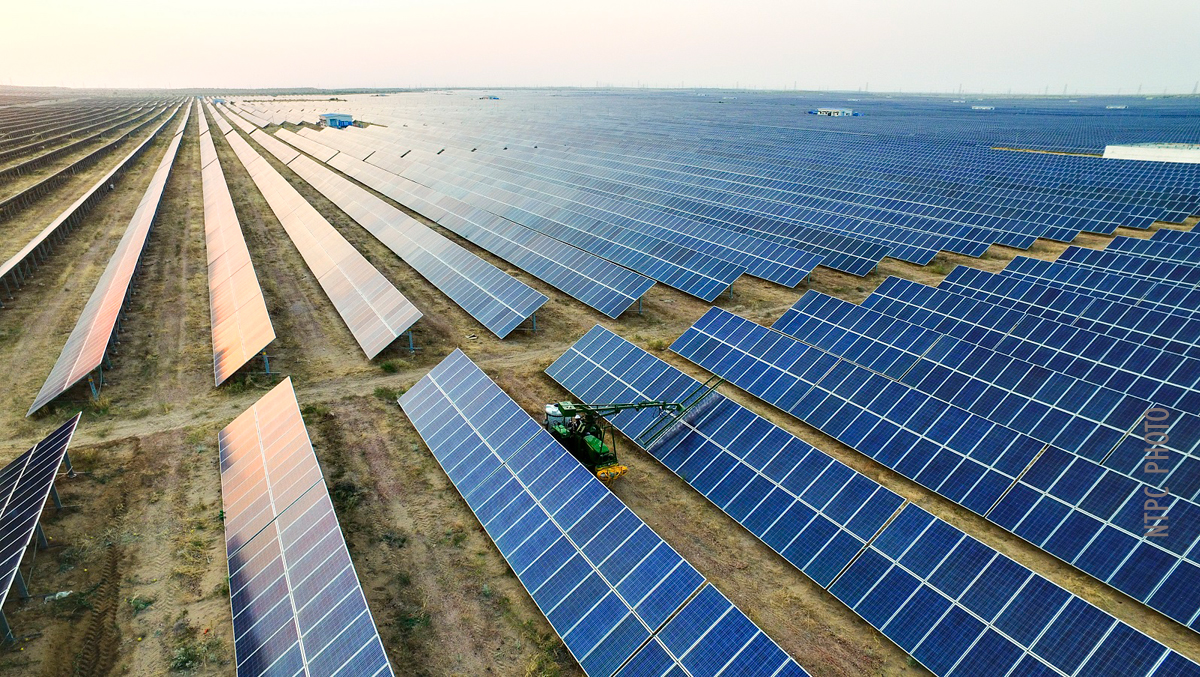 Hindistanda dünyanın ən böyük günəş elektrik stansiyası işə düşdü