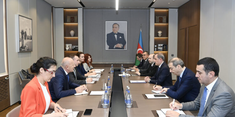 Ceyhun Bayramov Serbiyanın dövlət katibi ilə görüşüb