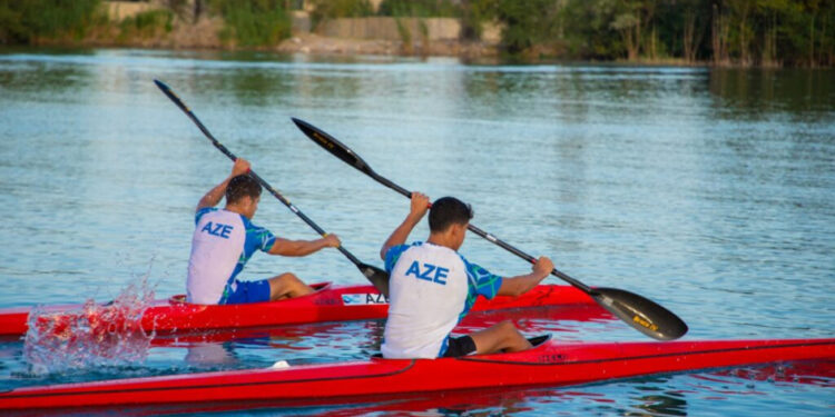 Azərbaycan avarçəkənləri hazırlıqlarını davam etdirirlər