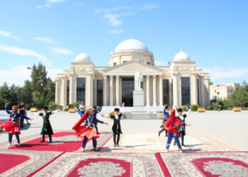 “Qərbi azərbaycanlı irsinə səyahət” adlı tədbir keçirilib