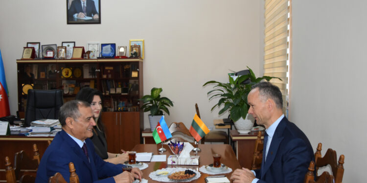 Litvanın ölkəmizdəki səfiri Azərbaycan Milli Kitabxanasında olub