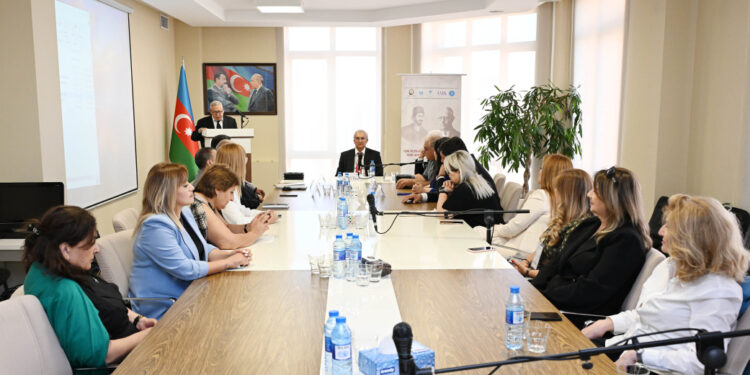 Üzeyir Hacıbəylinin anadan olmasının 140 illiyinə həsr olunmuş simpozium başa çatıb