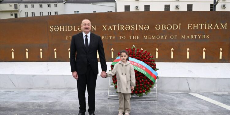 İlham Əliyev Gəncə Memorial Kompleksinin açılışında iştirak edib