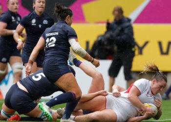 İngiltərə yarımfinala yüksəldi