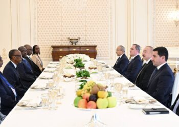 İlham Əliyevin Ruanda Prezidenti ilə nahar əsnasında geniş tərkibdə görüşü