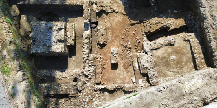 Su anbarında qədim nekropol üzə çıxdı