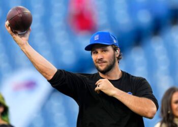 Coş Allen 3 TD ötürməsi ilə komandaya qələbə qazandırdı