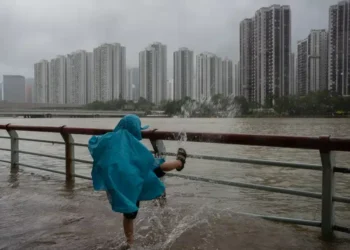 Hong Kong  ən yağışlı və ən isti dövrünü yaşadı