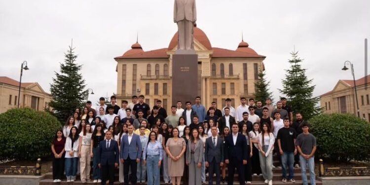 “Xarıbülbül” yay düşərgəsi başlayıb