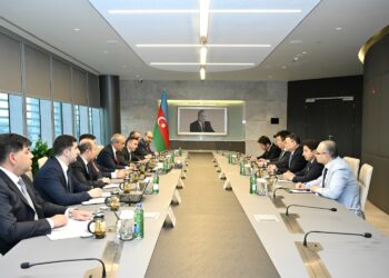 Sumqayıt Sənaye Parkında reallaşdırılan elektrik avtobuslarının istehsalının lokallaşdırılması layihəsi üzrə görülən işlər və qarşıdakı dövr üçün hədəflər müzakirə edilib