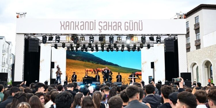 Xankəndidə ilk Şəhər Günü geniş konsert proqramı və atəşfəşanlıqla başa çatıb