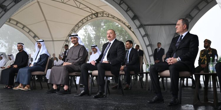 Prezidentlər İlham Əliyev və Şeyx Məhəmməd bin Zayed Al Nəhyan Cıdır düzündə Qarabağ atlarının şousunu izləyiblər