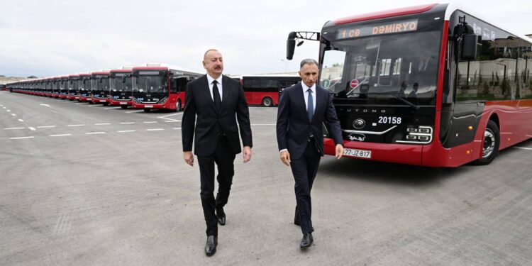 İlham Əliyev “BakuBus” MMC-nin Gəncə Avtoparkının açılışında iştirak edib