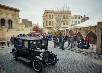 Kinematoqrafiyada rəngarəng köhnə şəhər