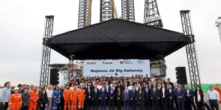 “Neptun” özüqalxan qazma qurğusunun dənizə yola salınması münasibətilə mərasim keçirilib