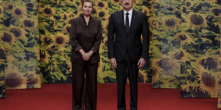 Kopenhagendə “Avropa Siyasi Birliyi”nin 7-ci Zirvə toplantısının açılış mərasimi keçirilib