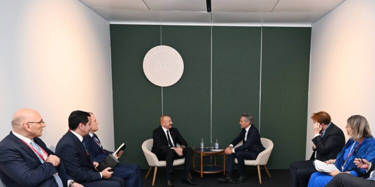 İlham Əliyev Kopenhagendə Niderlandın Baş naziri ilə görüşüb