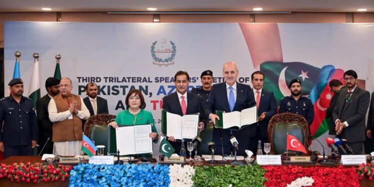 Azərbaycan-Pakistan-Türkiyə Parlament Sədrlərinin Üçüncü Üçtərəfli Görüşünün sonunda İslamabad Bəyannaməsi qəbul olunub