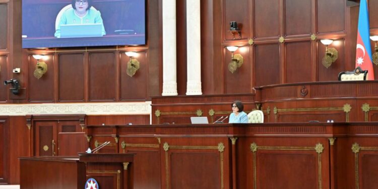 Milli Məclisin sədri Sahibə Qafarova Beynəlxalq Hakimlər Assosiasiyasının 67-ci illik iclasının iştirakçıları ilə görüşüb