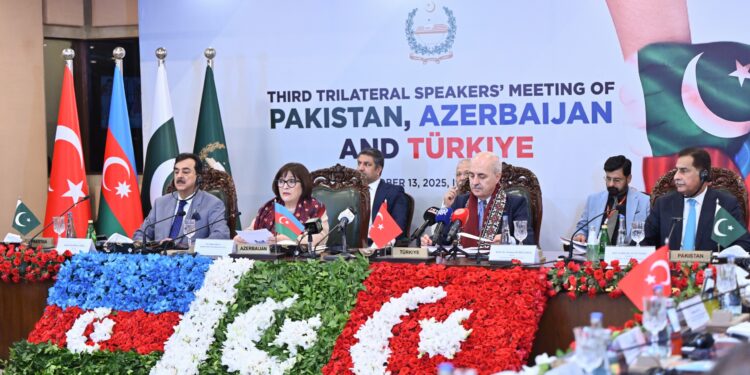 İslamabadda Azərbaycan-Pakistan-Türkiyə Parlament Sədrlərinin Üçüncü Üçtərəfli Görüşünün açılış mərasimi keçirilib