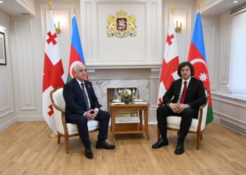 Baş nazir Əli Əsədov Tbilisidə Gürcüstanın Baş naziri İrakli Kobaxidze ilə görüşüb