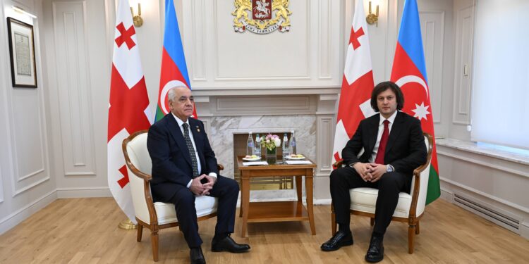 Baş nazir Əli Əsədov Tbilisidə Gürcüstanın Baş naziri İrakli Kobaxidze ilə görüşüb