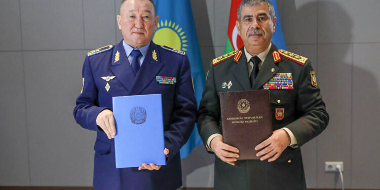 Almatıda Azərbaycan və Qazaxıstan müdafiə nazirləri görüşüb