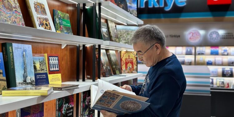 Frankfurt Beynəlxalq Kitab Sərgisində Azərbaycan nəşriyyatları uğurla təmsil olundu