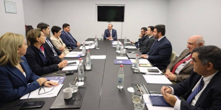 Azərbaycan nümayəndə heyəti İrəvanda Qriqoryanla görüşüb