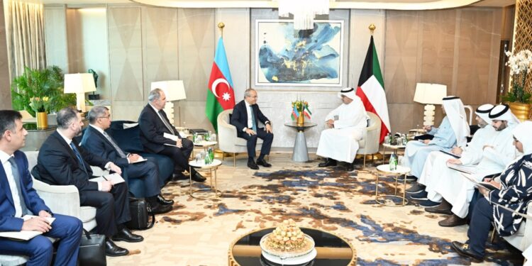 İqtisadiyyat naziri Küveytə işgüzar səfər edib