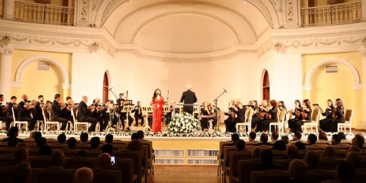 Prokurorluq əməkdaşları Azərbaycan Dövlət Akademik Filarmoniyasında 1 Oktyabr – Prokurorluq İşçilərinin Peşə Bayramı Gününə həsr olunmuş tədbirdə iştirak edib