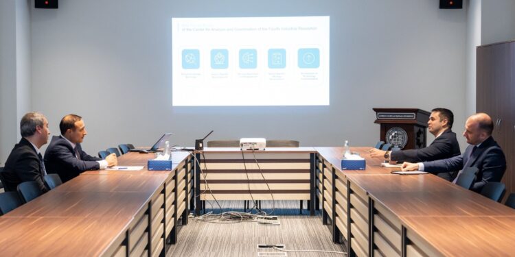 4SİM-in icraçı direktoru “Yüksəliş” müsabiqəsinin qalibləri ilə görüşüb