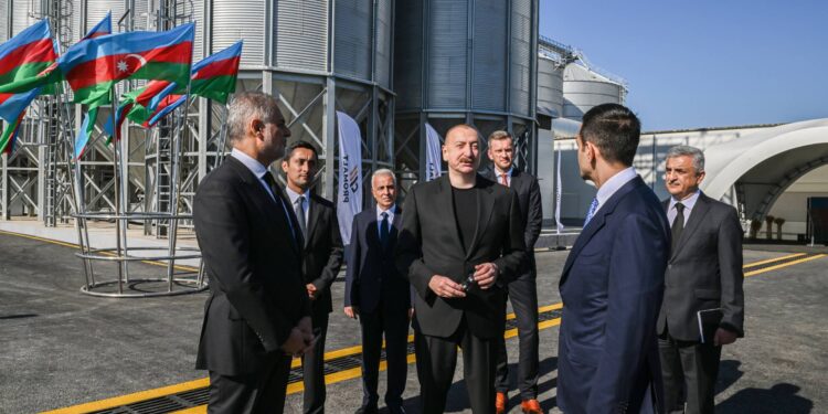 İlham Əliyev İmişlidə “Promalt” Məhdud Məsuliyyətli Cəmiyyətinin (MMC) arpa emalı müəssisəsinin açılışında iştirak edib