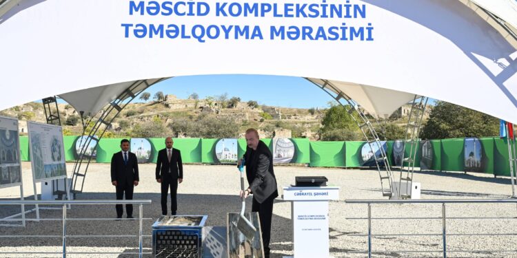 İlham Əliyev Cəbrayıl şəhər məscidinin təməlini qoyub