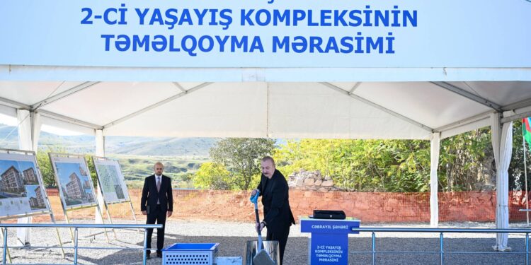 İlham Əliyev Cəbrayıl şəhərində ikinci və üçüncü yaşayış komplekslərinin təməlini qoyub