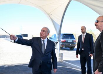 İlham Əliyev Cəbrayıl rayonunda “Şəfəq” Günəş Elektrik Stansiyasına gedən avtomobil yolunun açılışında iştirak edib