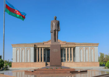 Mədəniyyət naziri Naxçıvan şəhərində vətəndaşların müraciətlərini dinləyib