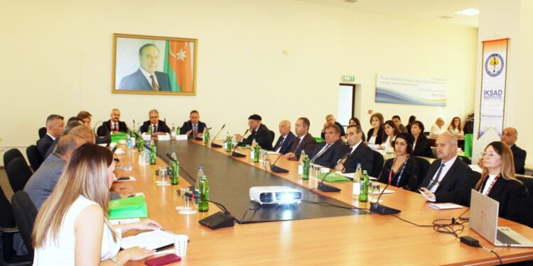 “Konstitusiya və Suverenlik İli”nə həsr olunmuş ikigünlük beynəlxalq elmi konfrans keçirilib