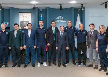 Fərid Qayıbov üzgüçülük federasiyasının rəhbərliyi ilə görüşüb