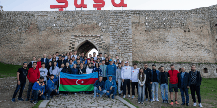 III MDB Oyunlarının iştirakçıları Şuşanın mədəni irsi ilə tanış olublar