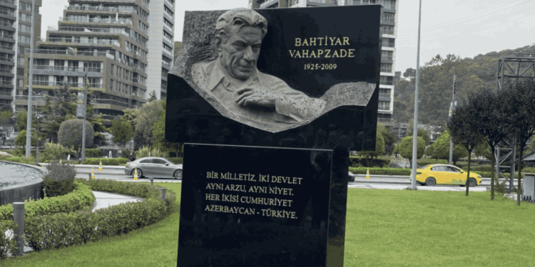 İstanbulda Azərbaycanın Xalq şairi Bəxtiyar Vahabzadənin barelyefi açılıb