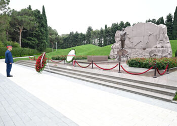 Azərbaycan və BƏƏ HHQ komandanları görüşüb