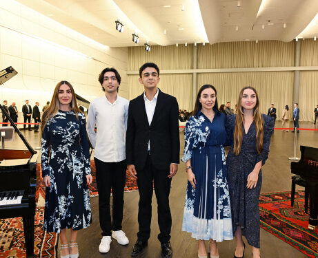 Heydər Əliyev Fondunun dəstəyi ilə alınan musiqi alətlərinin təqdimatı olub