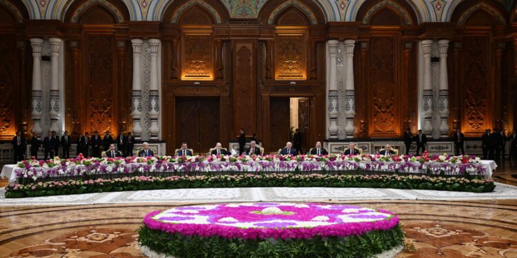 İlham Əliyev Düşənbədə MDB dövlət başçılarının şərəfinə təşkil olunan rəsmi qəbulda iştirak edib