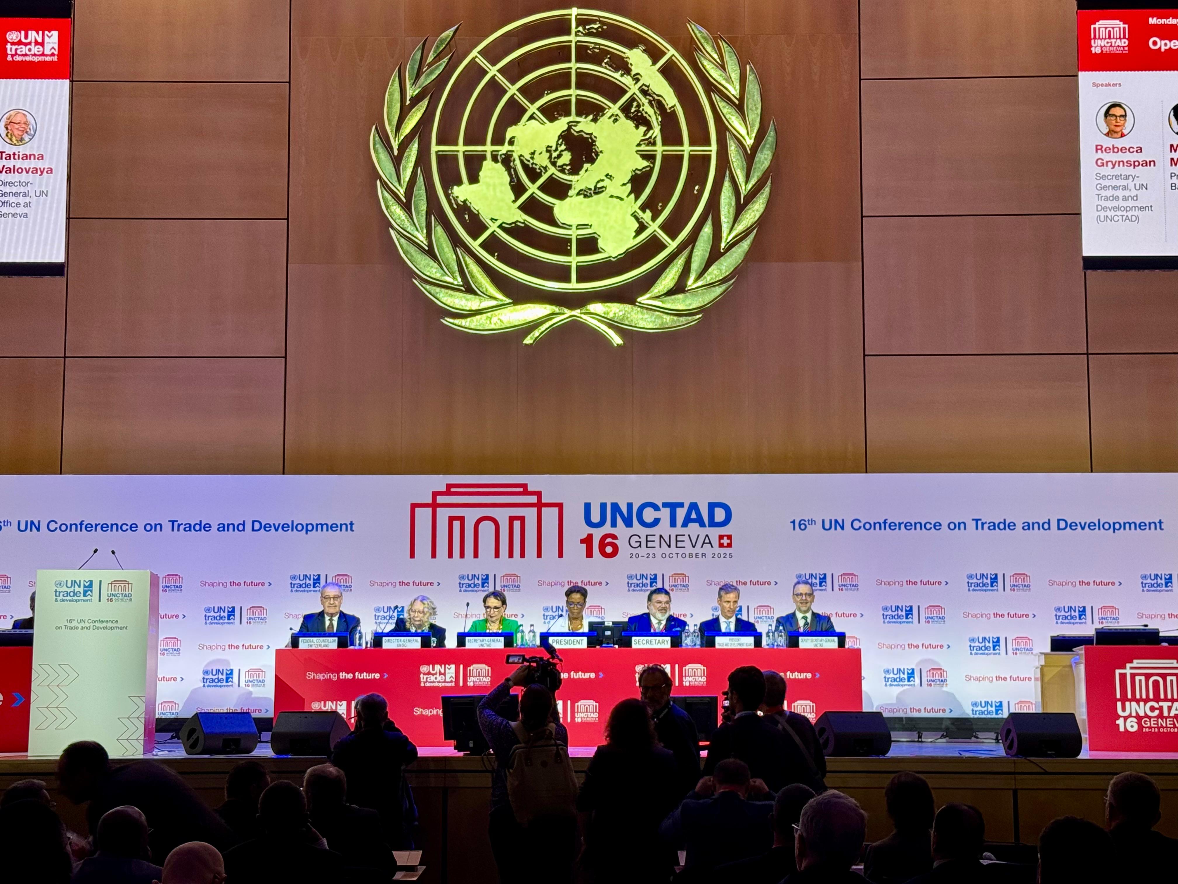UNCTAD-ın 16-cı sessiyasında Azərbaycanın dayanıqlı iqtisadiyyatı, regional və qlobal ticarətin şaxələndirilməsində rolu barədə məlumat verilib