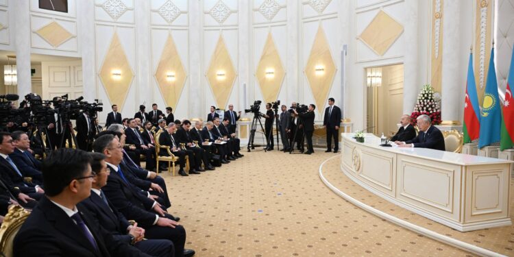 Azərbaycan və Qazaxıstan prezidentləri mətbuata bəyanatlarla çıxış ediblər