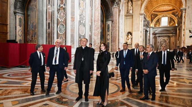 Birinci vitse-prezident Mehriban Əliyeva Vatikanda Müqəddəs Pyotr Bazilikasında görülmüş bərpa işləri ilə tanış olub