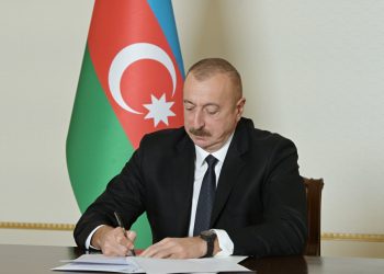 Prezident onları medallarla təltif edib