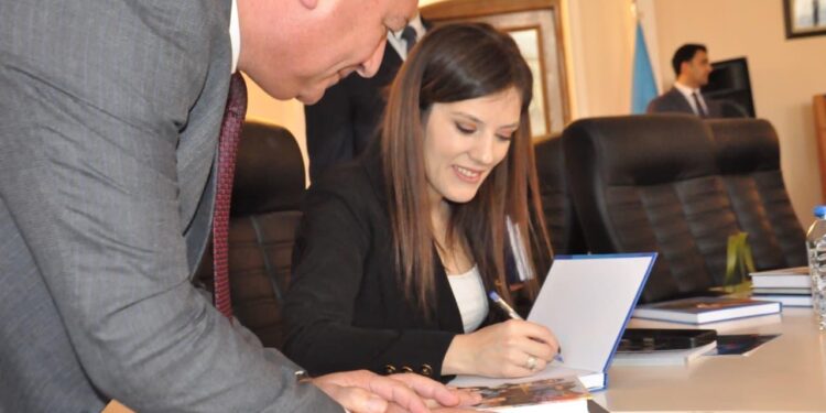 Gülər Coşqunsoy : “Ulu Röya Yolunda”