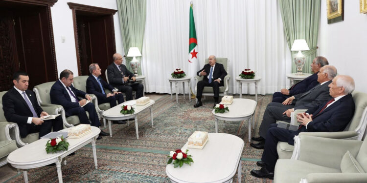 Ceyhun Bayramov Əlcəzair Prezidenti ilə görüşüb